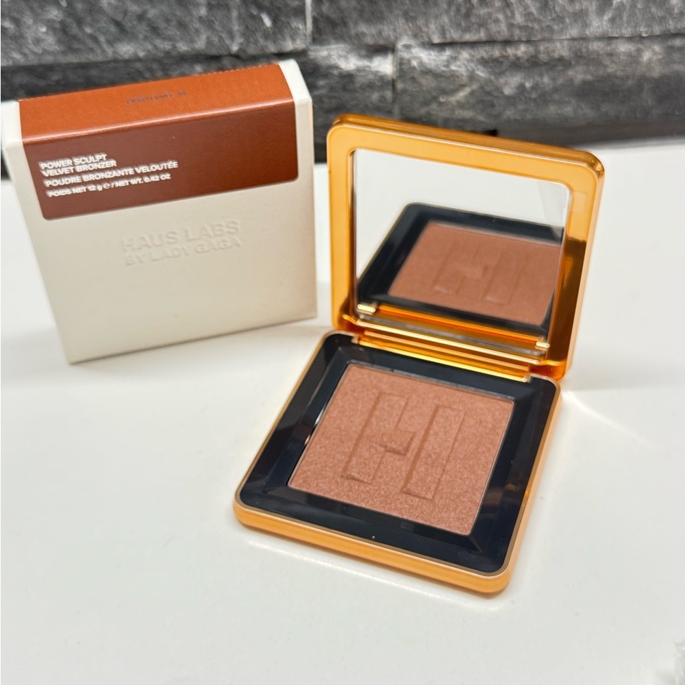 Haus Labs By Lady Gaga Power Sculpt®
Velvet Bronzer - Deep Level 10